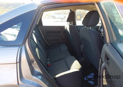 2008 Ford Focus Se/Ses из США, поврежденный, VIN 1FAHP35N68W160189